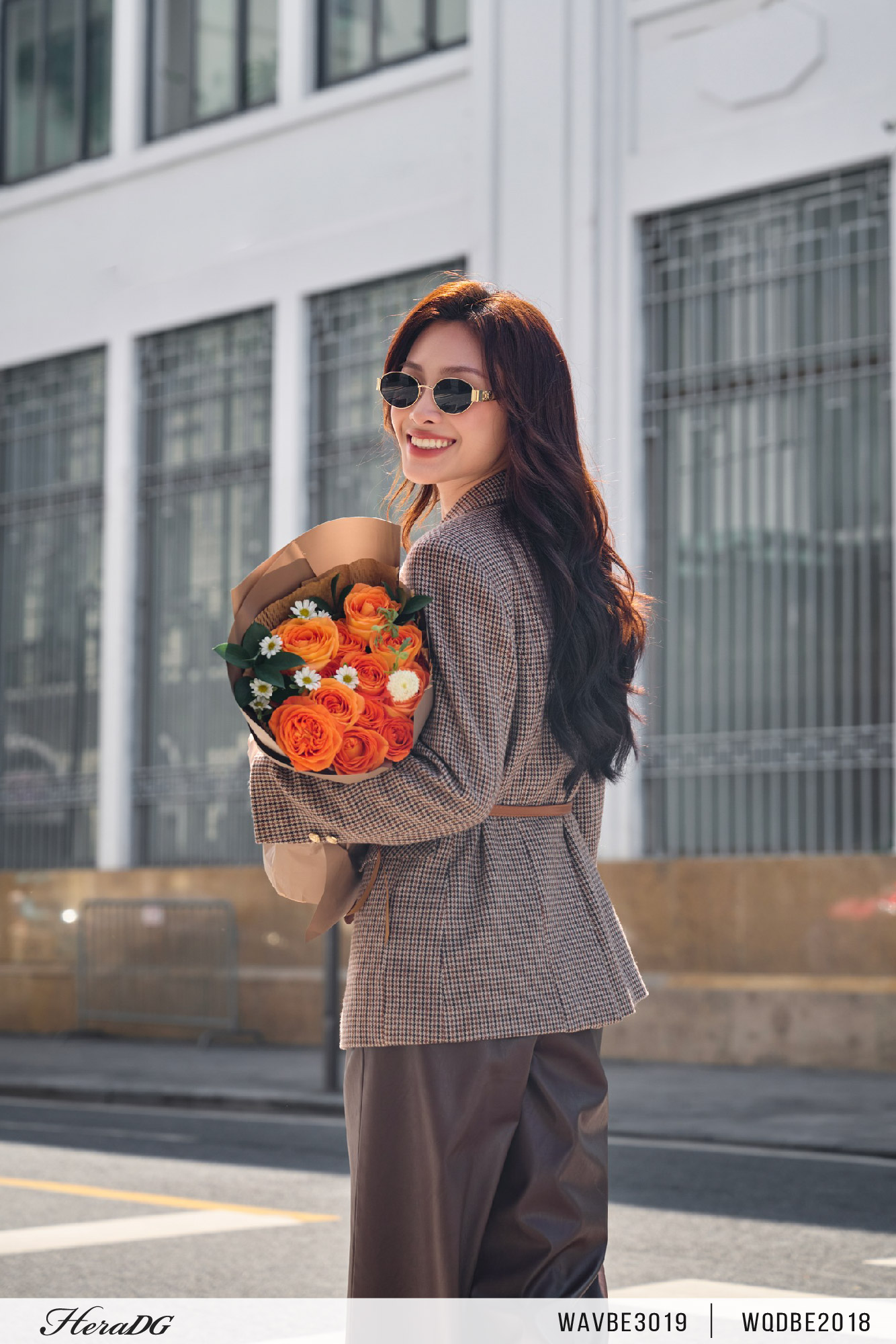 Ảnh của Áo vest dạ kẻ dáng suông